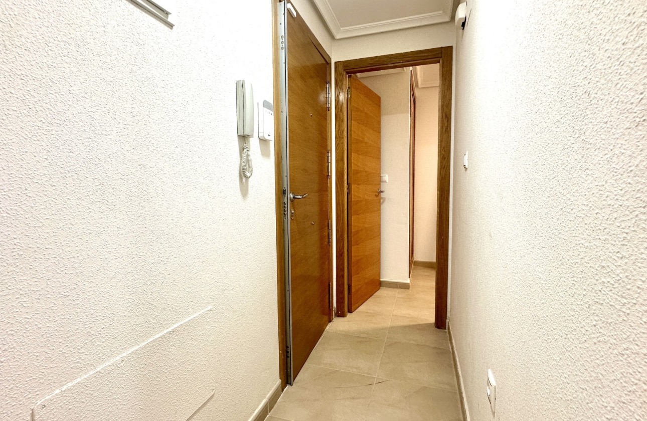 Herverkoop - Appartement / Flat -
Torrevieja