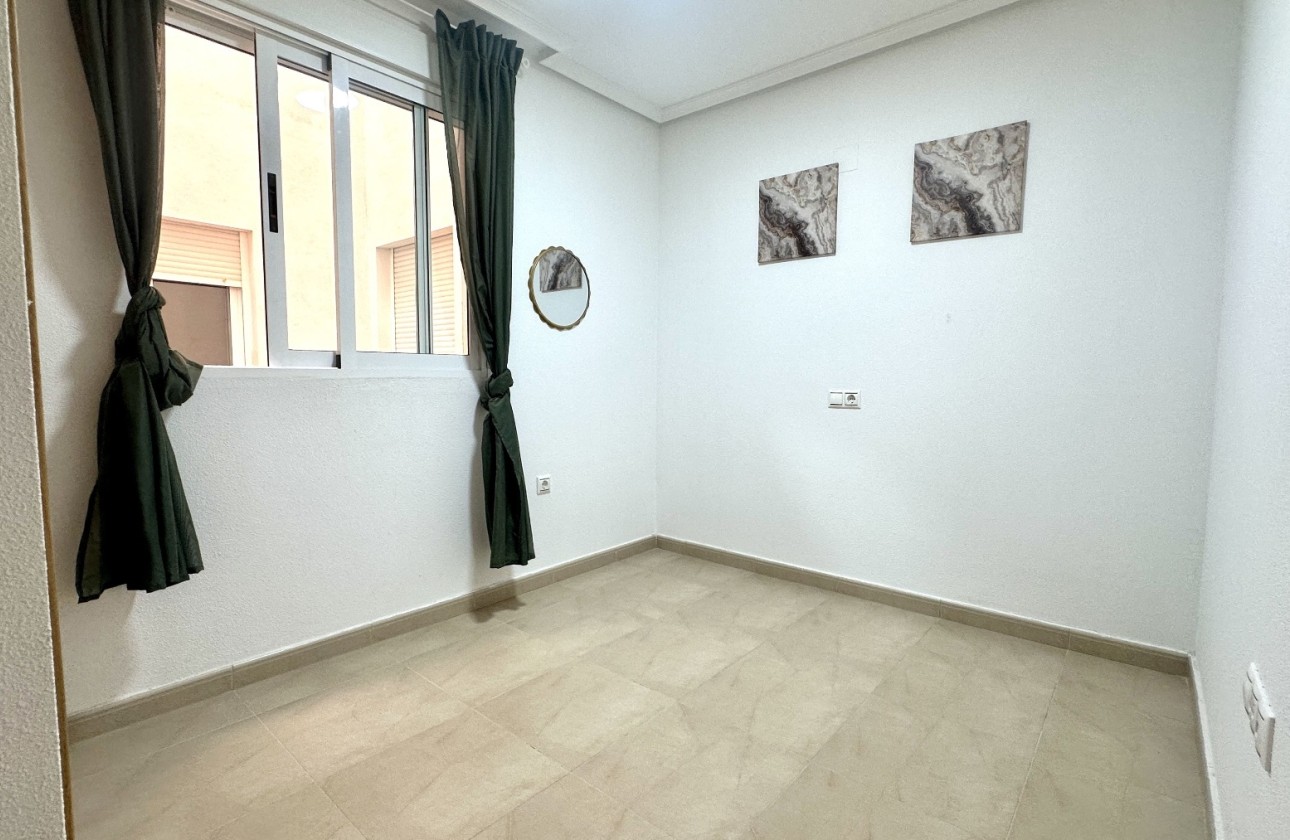 Herverkoop - Appartement / Flat -
Torrevieja