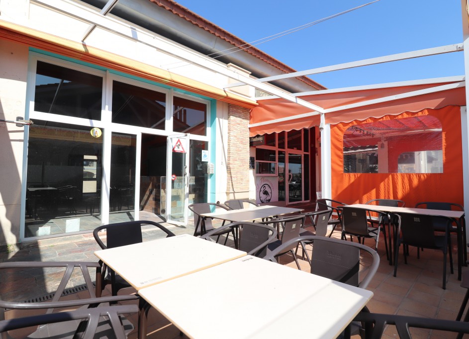 Herverkoop - Commercieel -
Algorfa - La Finca Golf Resort