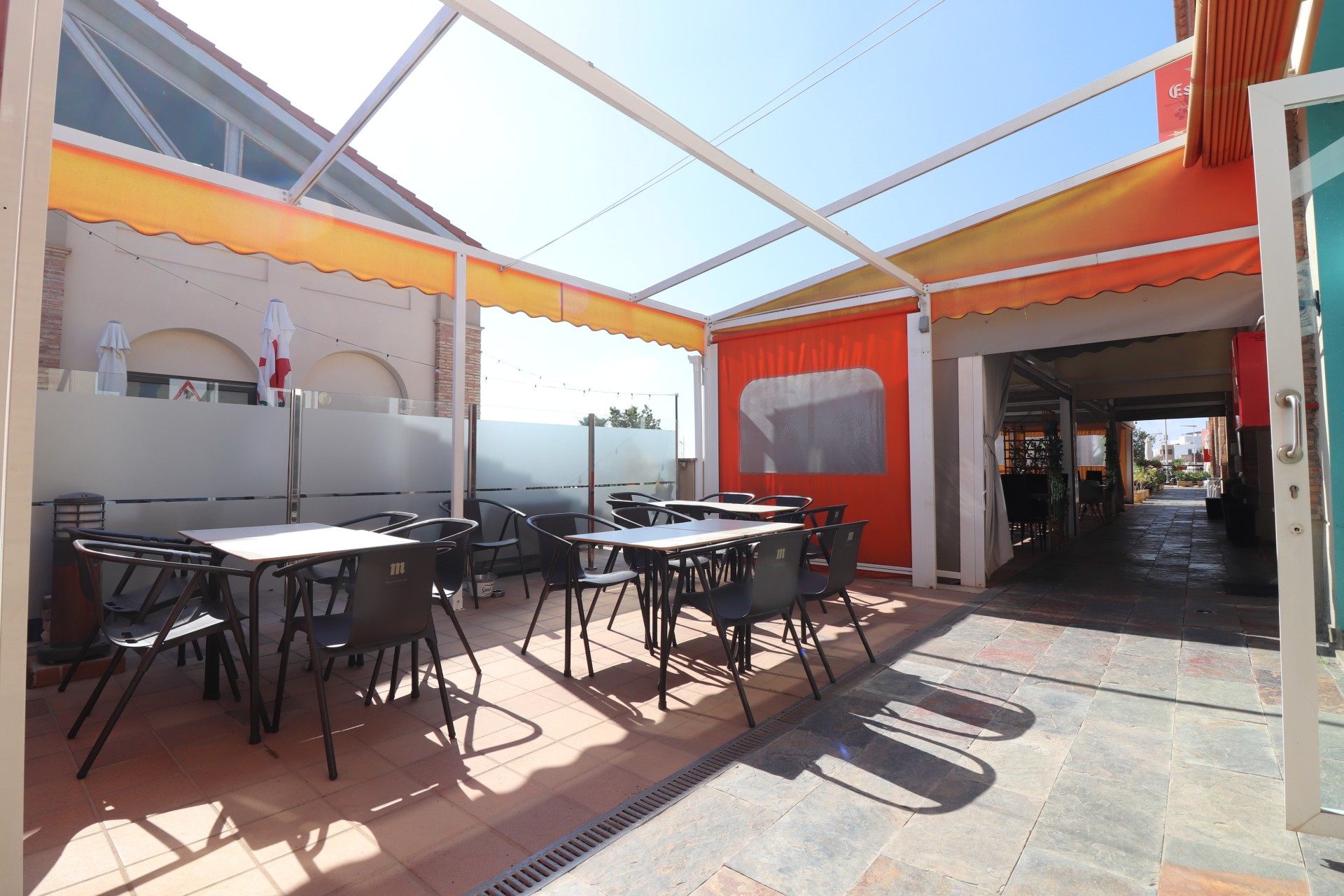 Herverkoop - Commercieel -
Algorfa - La Finca Golf Resort
