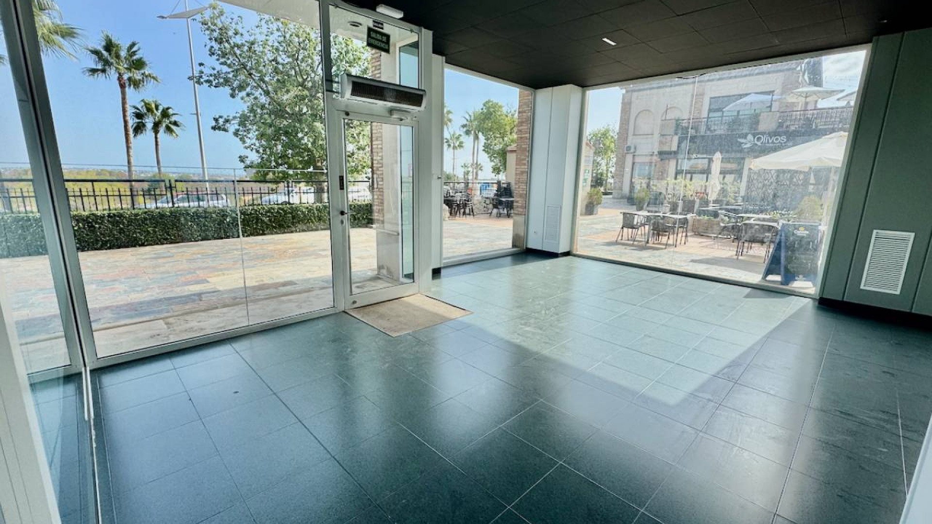 Herverkoop - Commercieel -
Algorfa - La Finca Golf Resort