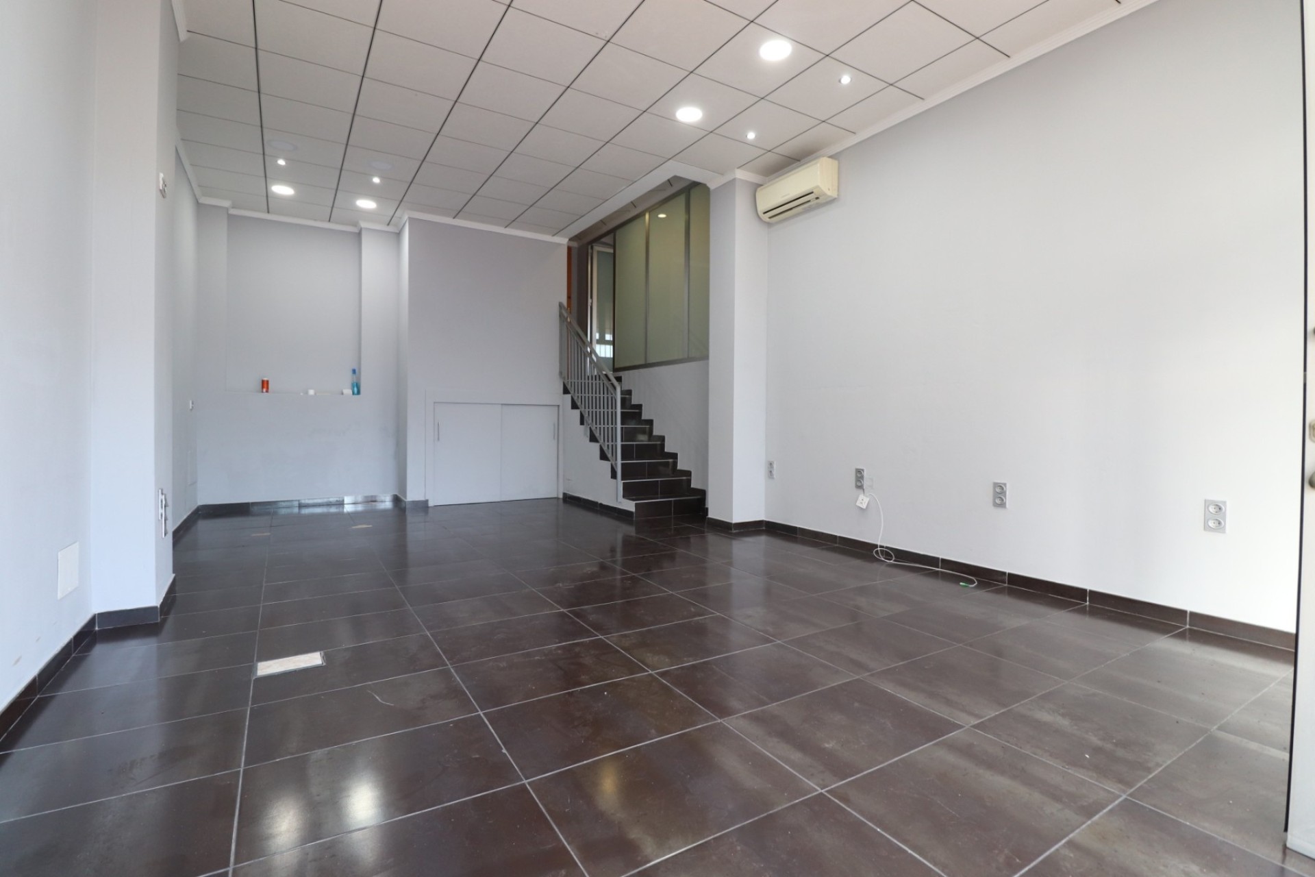 Herverkoop - Commercieel -
Formentera del Segura - Formentera - Village