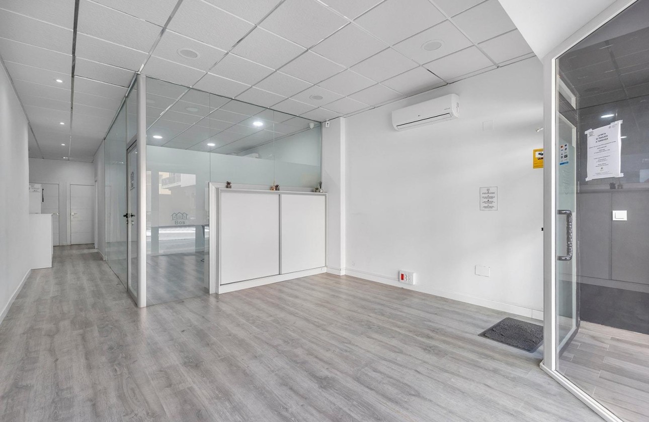 Herverkoop - Commercieel -
Torrevieja - La Mata