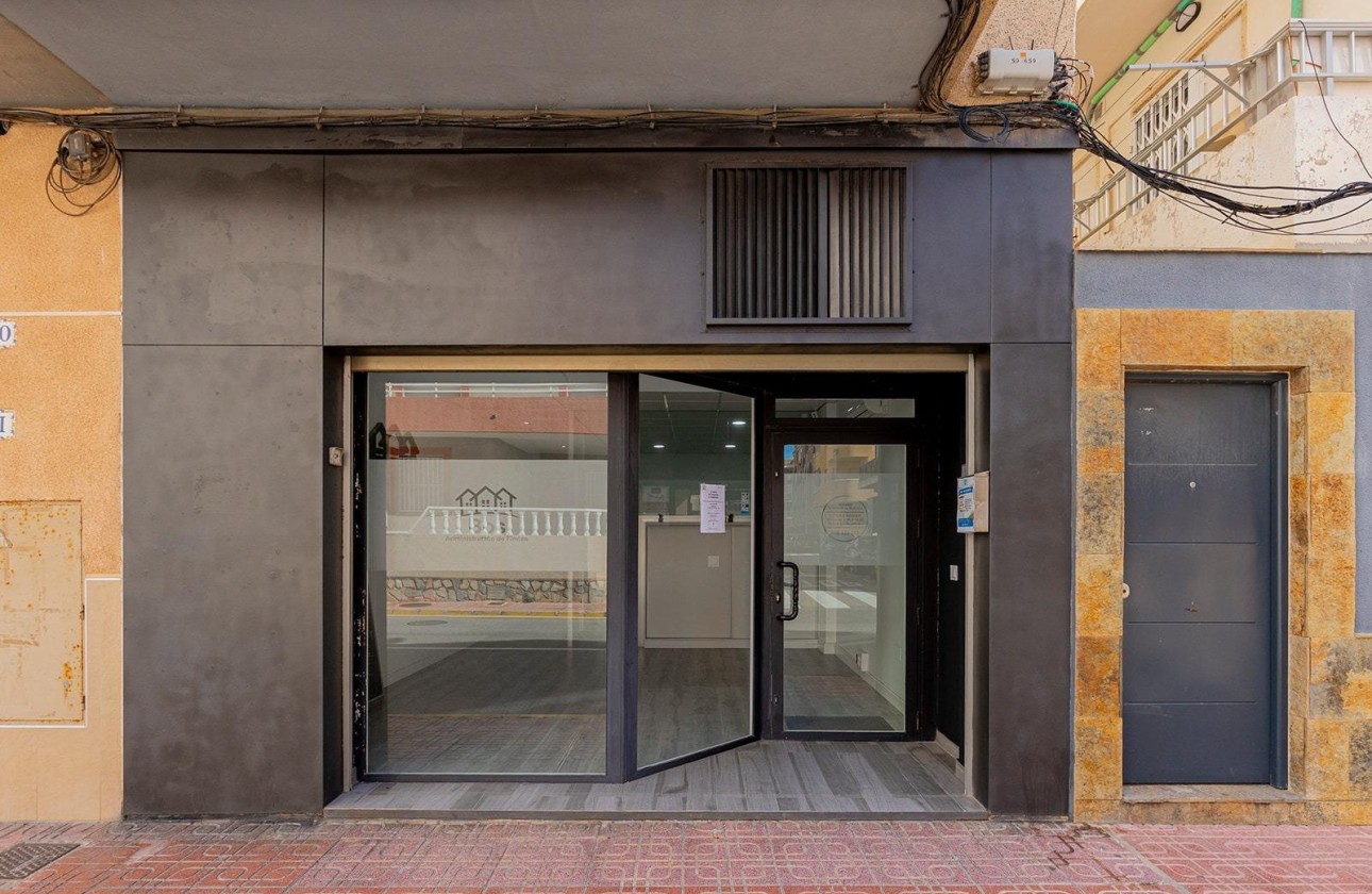 Herverkoop - Commercieel -
Torrevieja - La Mata