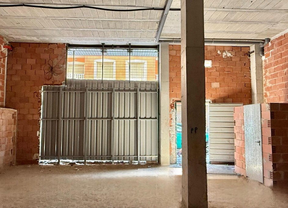 Herverkoop - Commercieel -
Torrevieja - Paseo maritimo