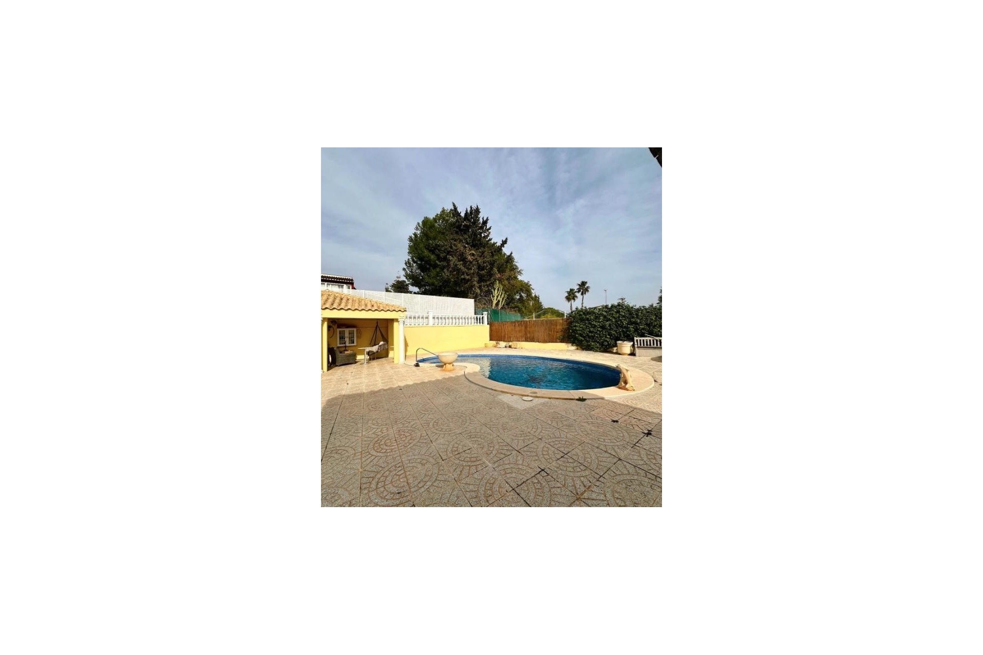 Herverkoop - Detached Villa -
Campoamor