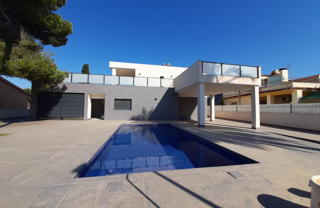 Herverkoop - Detached Villa -
Orihuela Costa