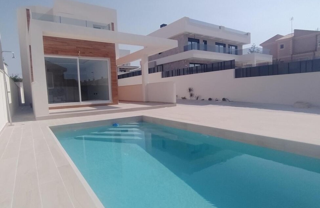 Herverkoop - Detached Villa -
Torrevieja - Aguas Nuevas