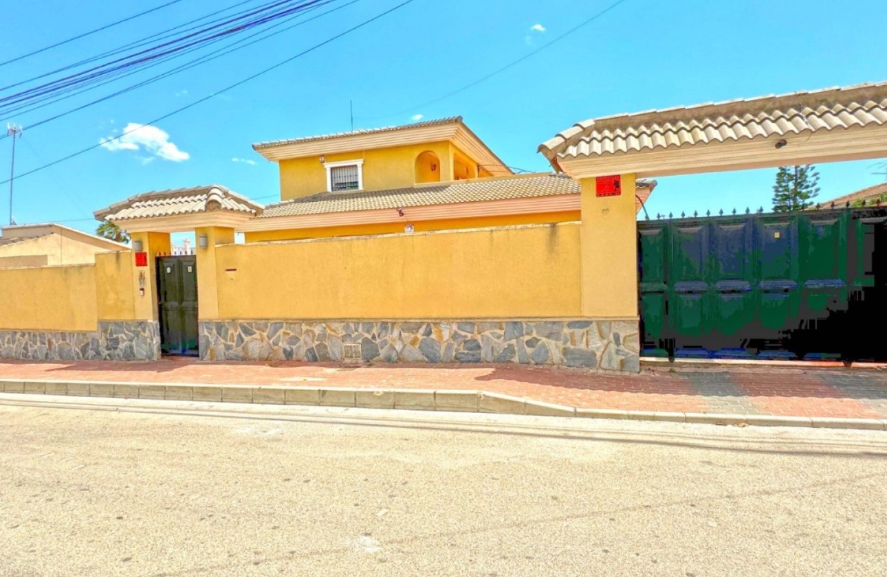 Herverkoop - Detached Villa -
Torrevieja - Los Balcones - Los Altos del Edén
