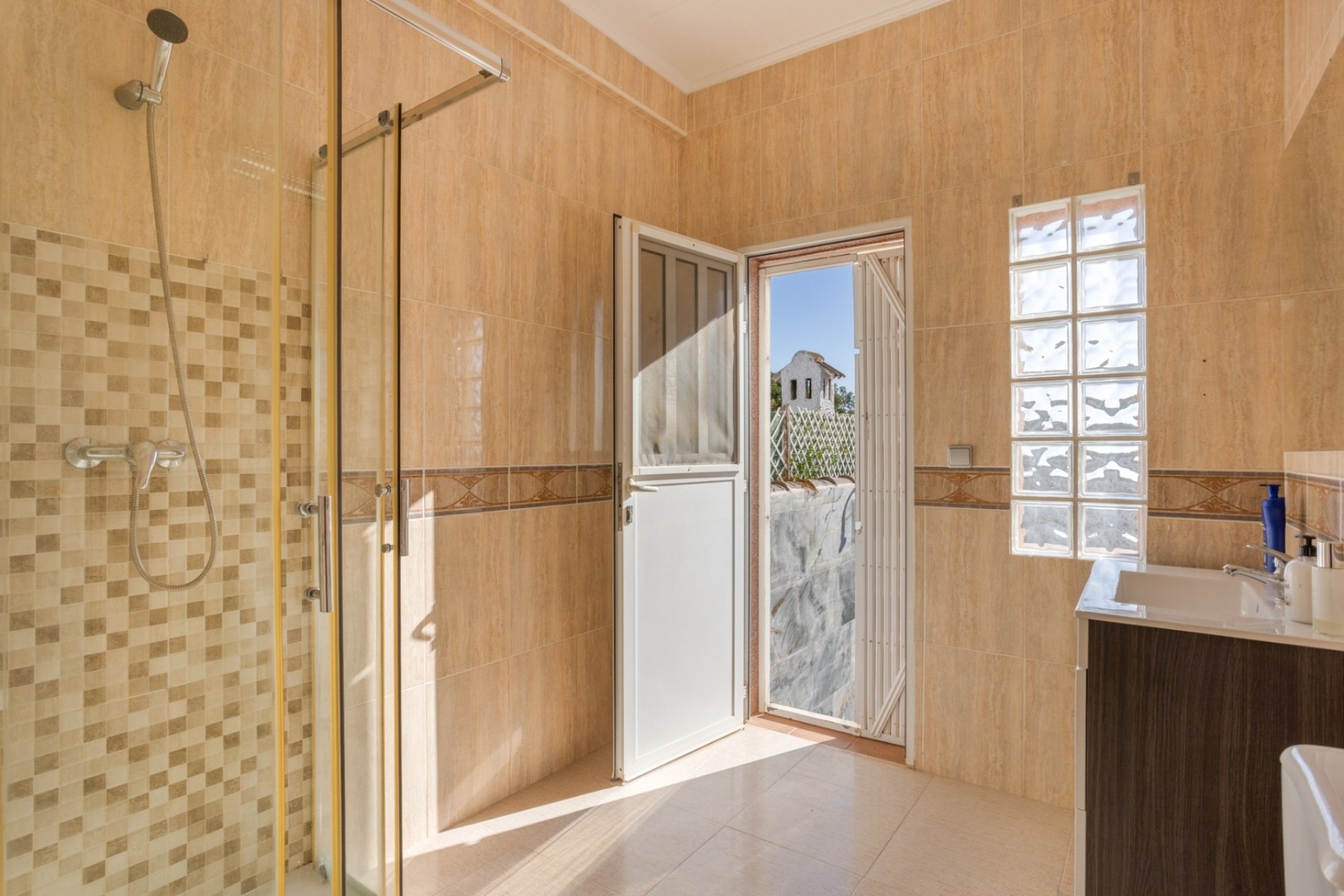 Herverkoop - Detached Villa -
Torrevieja - Urbanización San Luis