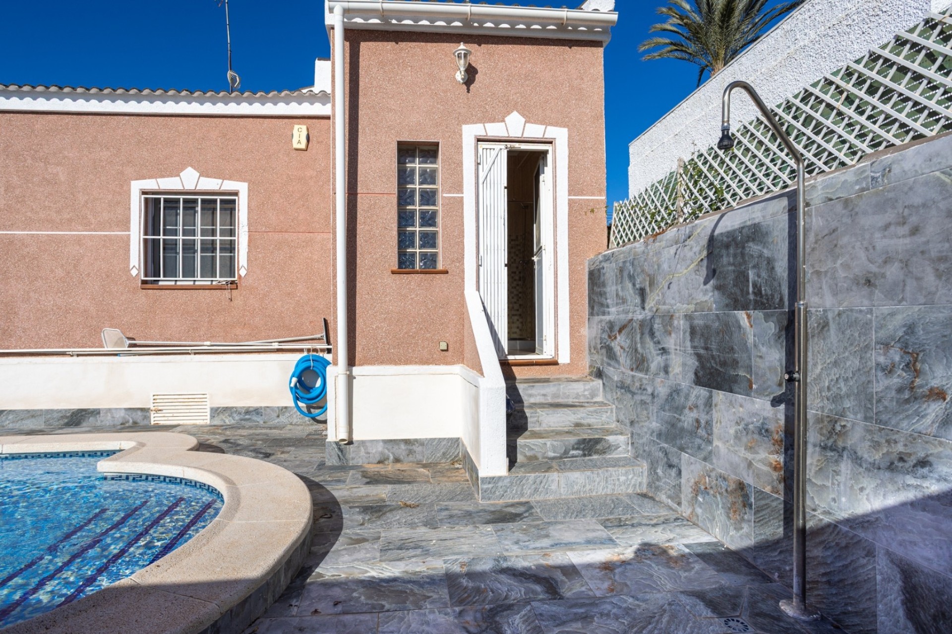Herverkoop - Detached Villa -
Torrevieja - Urbanización San Luis