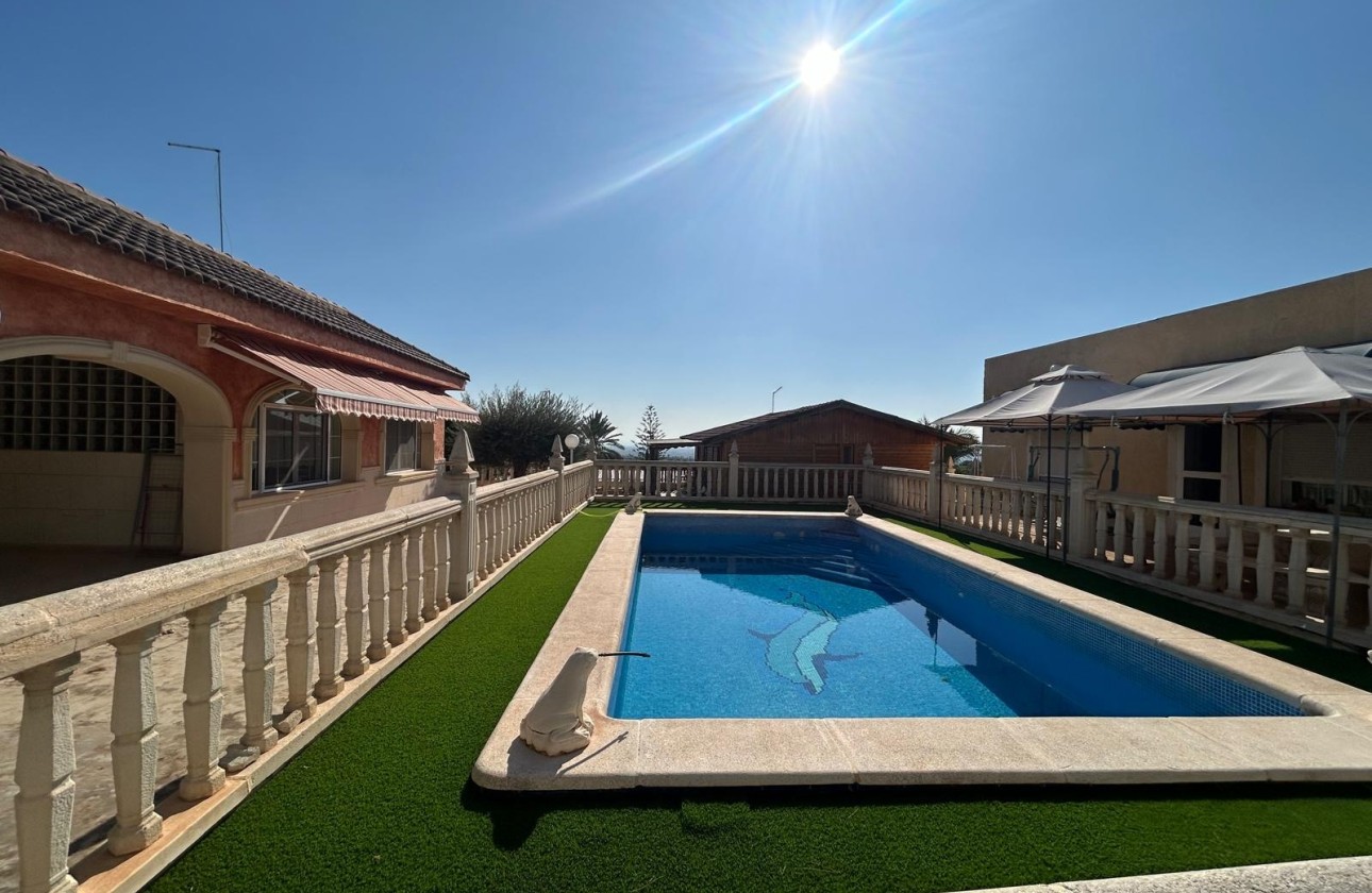 Herverkoop - Finca Landelijk pand -
Albatera