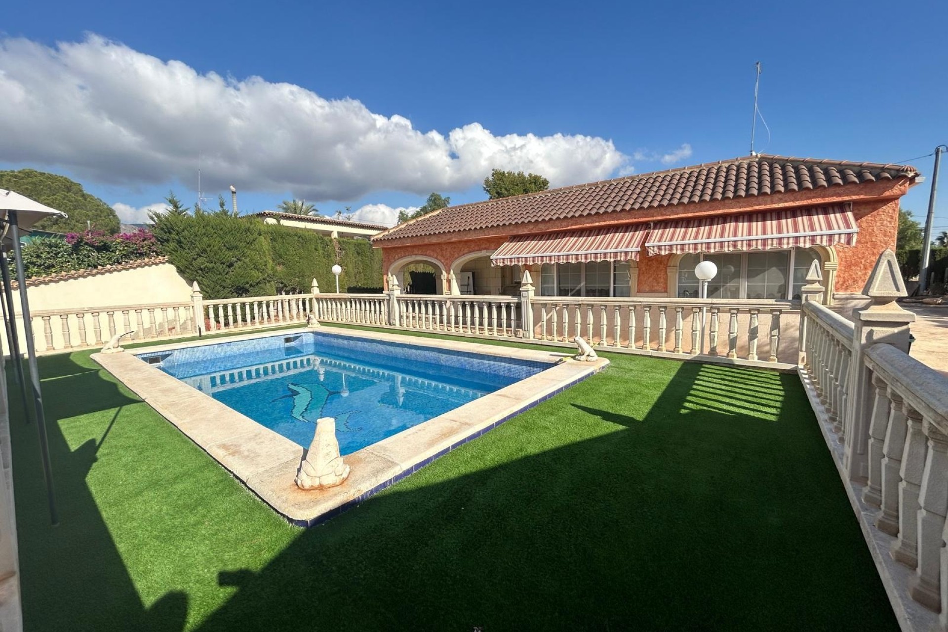 Herverkoop - Finca Landelijk pand -
Albatera