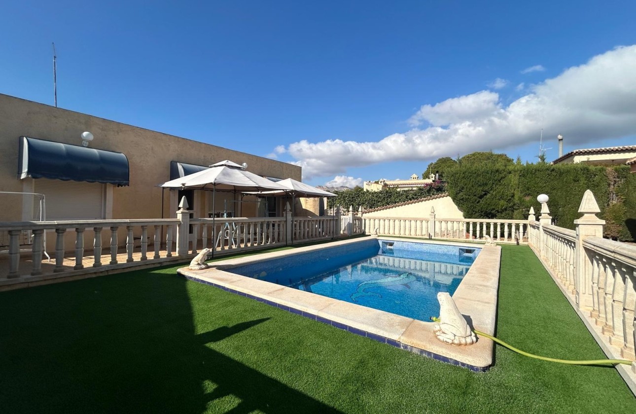 Herverkoop - Finca Landelijk pand -
Albatera