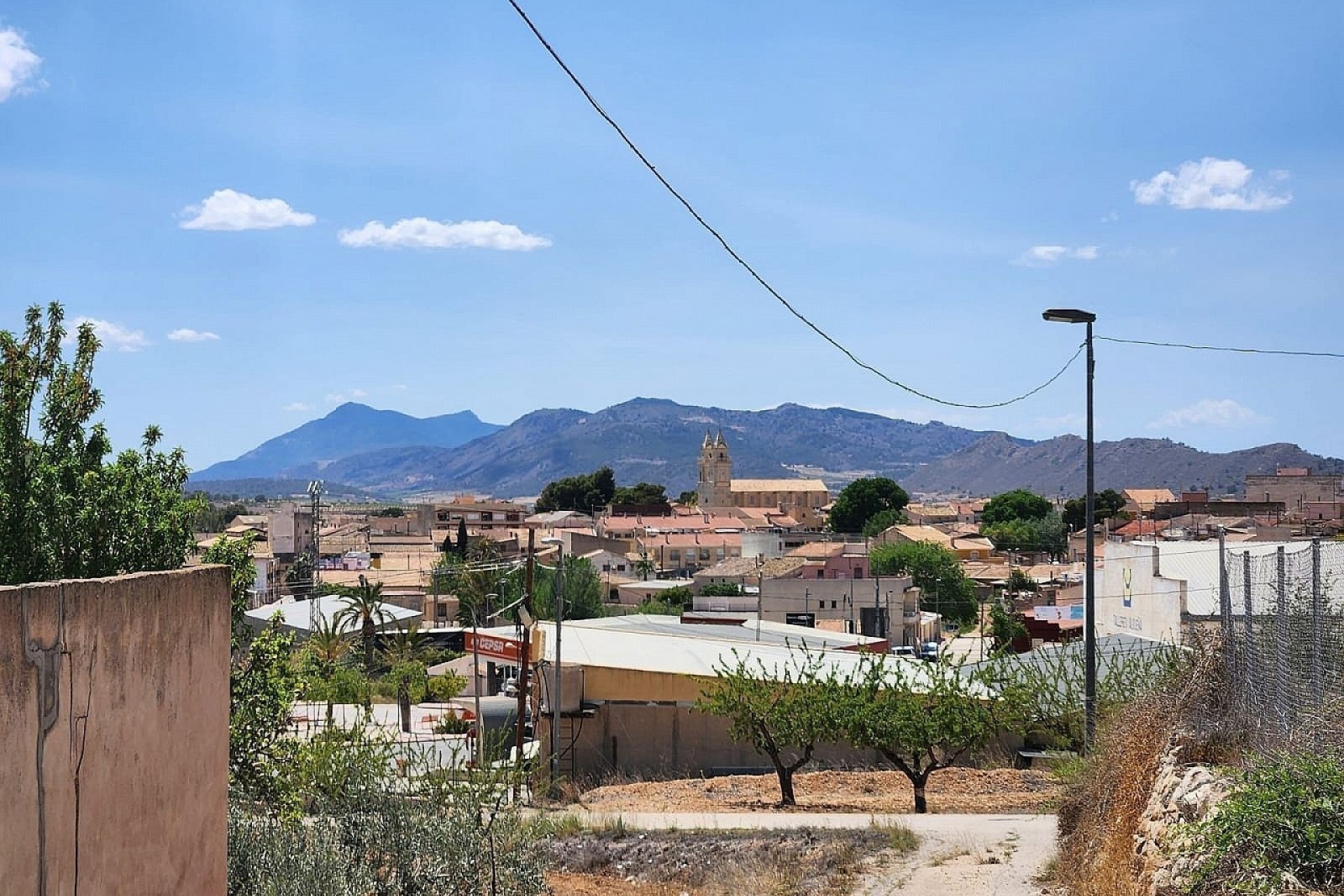 Herverkoop - Finca Landelijk pand -
Algueña