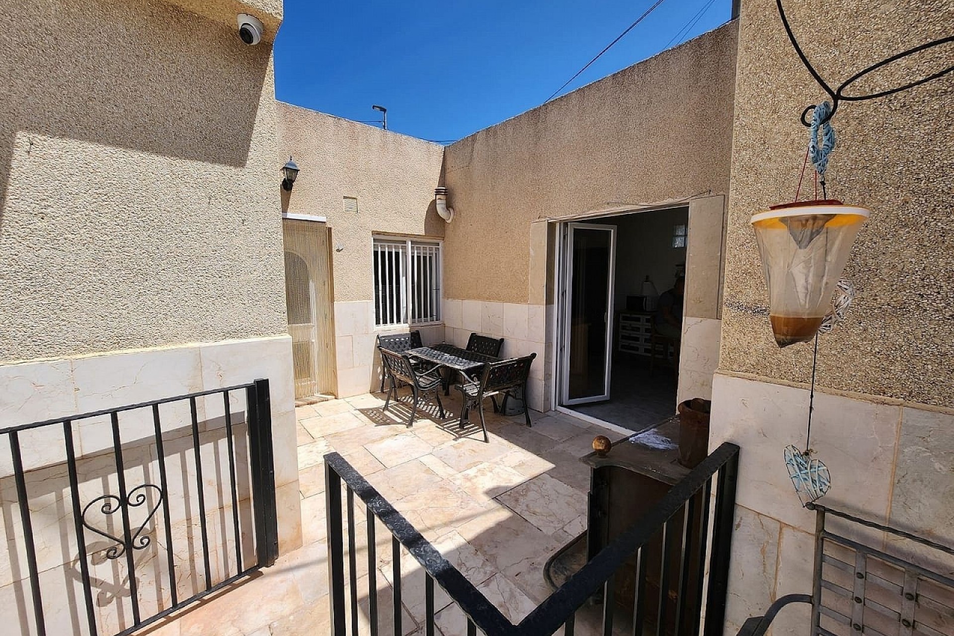 Herverkoop - Finca Landelijk pand -
Algueña