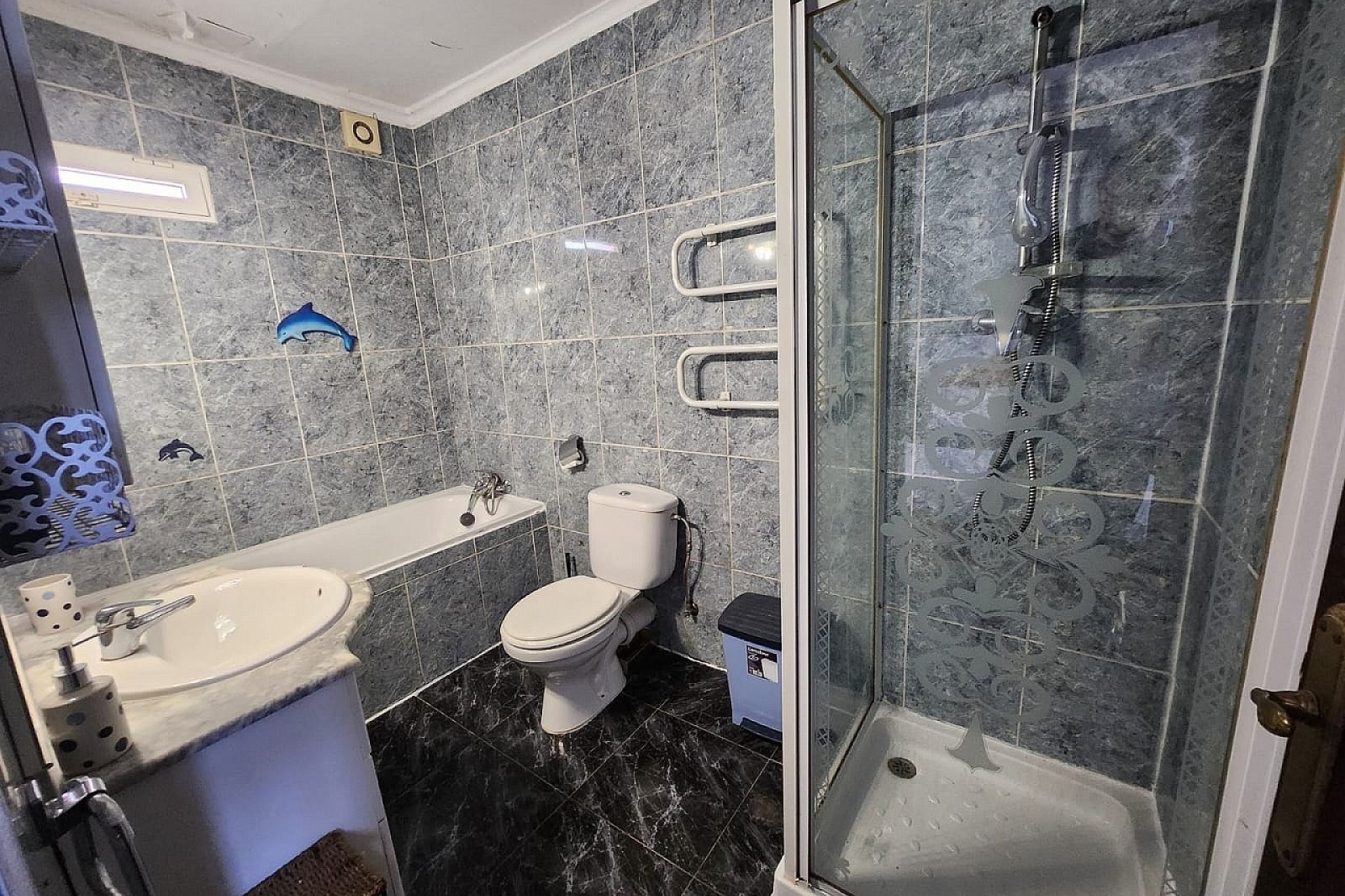 Herverkoop - Finca Landelijk pand -
Algueña