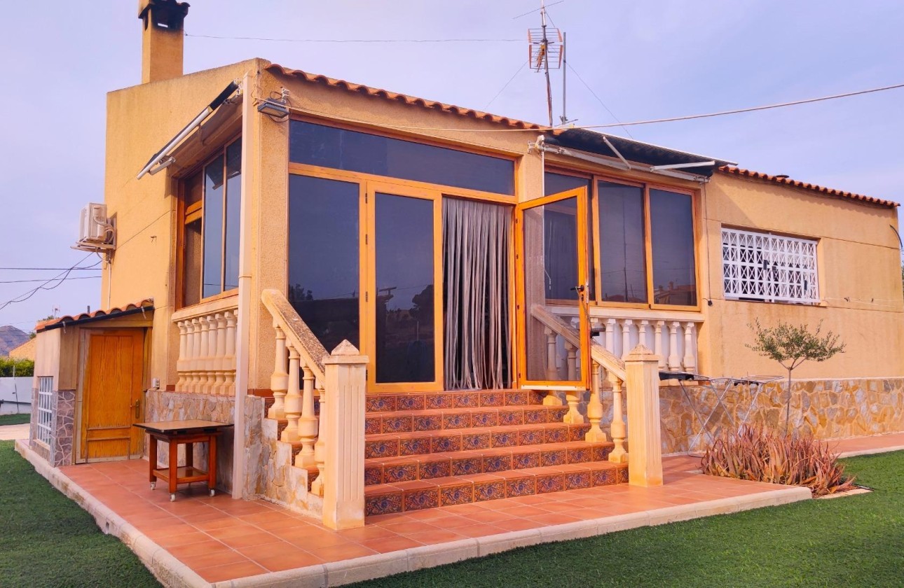 Herverkoop - Finca Landelijk pand -
Alicante