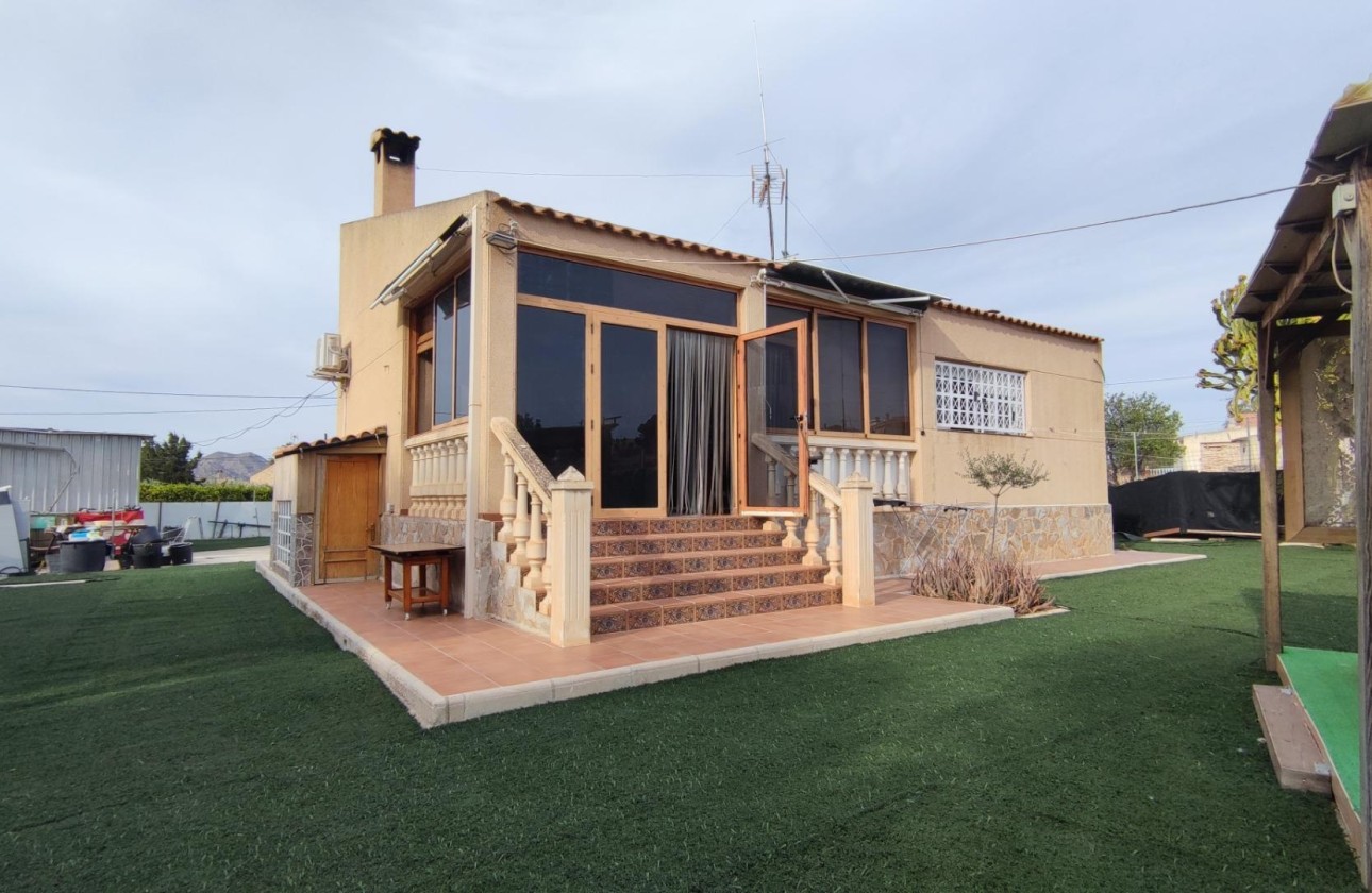 Herverkoop - Finca Landelijk pand -
Alicante