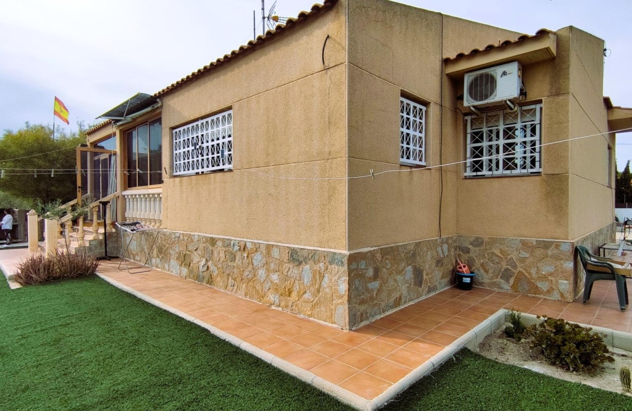 Herverkoop - Finca Landelijk pand -
Alicante