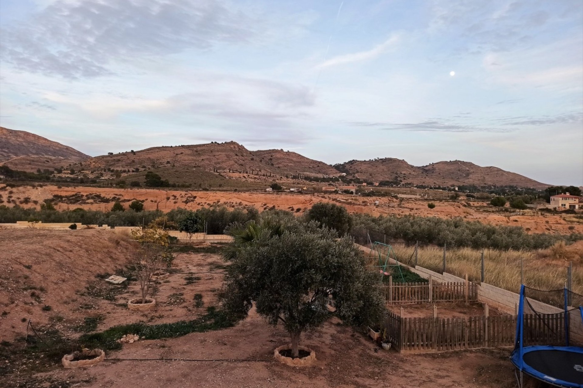 Herverkoop - Finca Landelijk pand -
Alicante