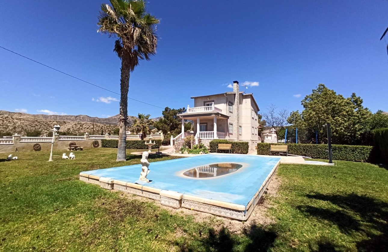 Herverkoop - Finca Landelijk pand -
Alicante