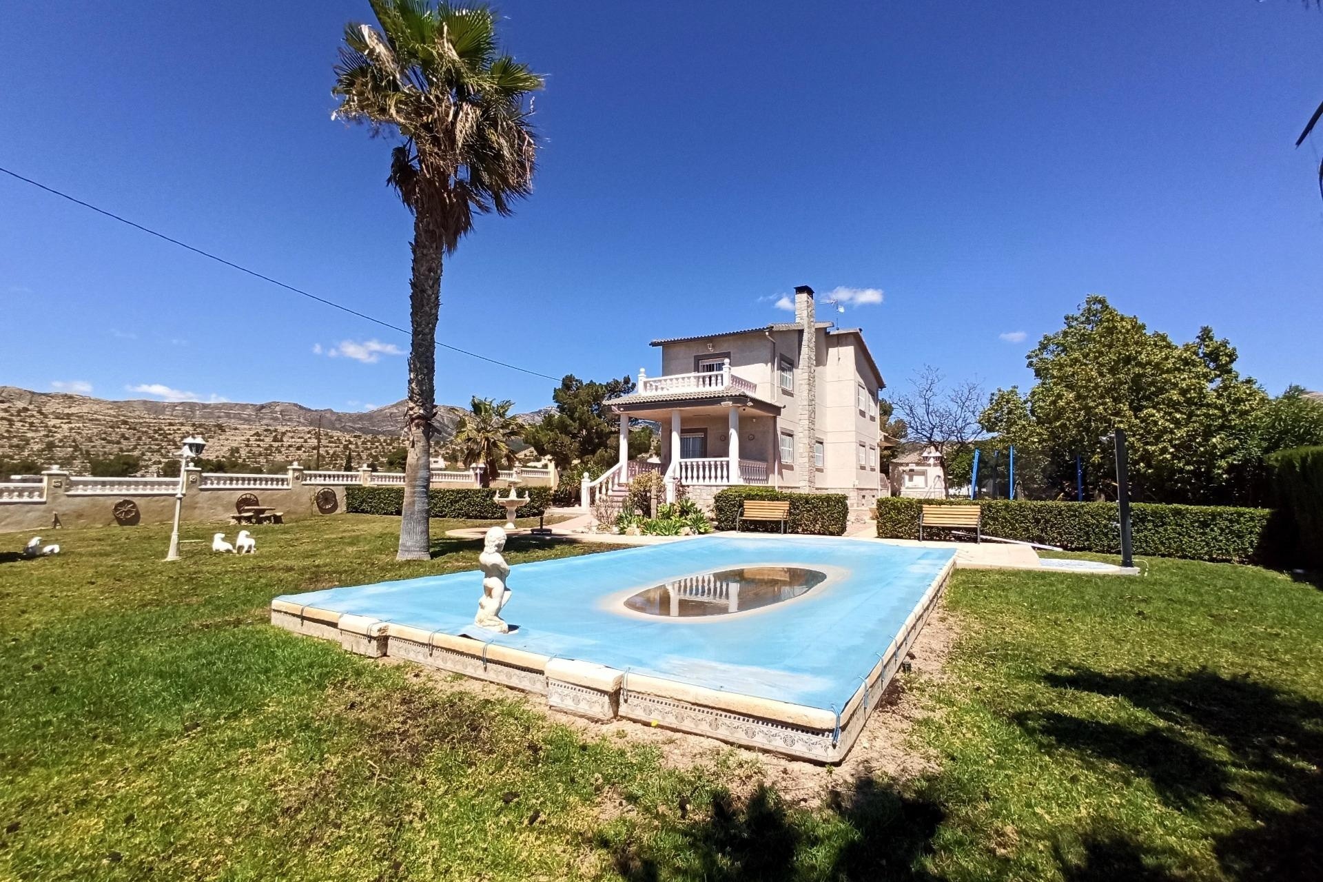 Herverkoop - Finca Landelijk pand -
Alicante