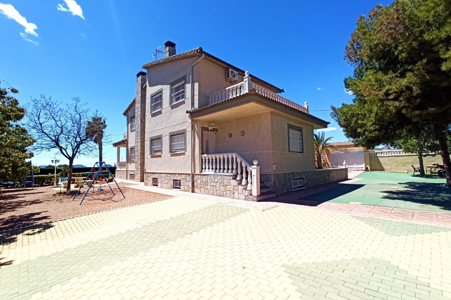 Herverkoop - Finca Landelijk pand -
Alicante