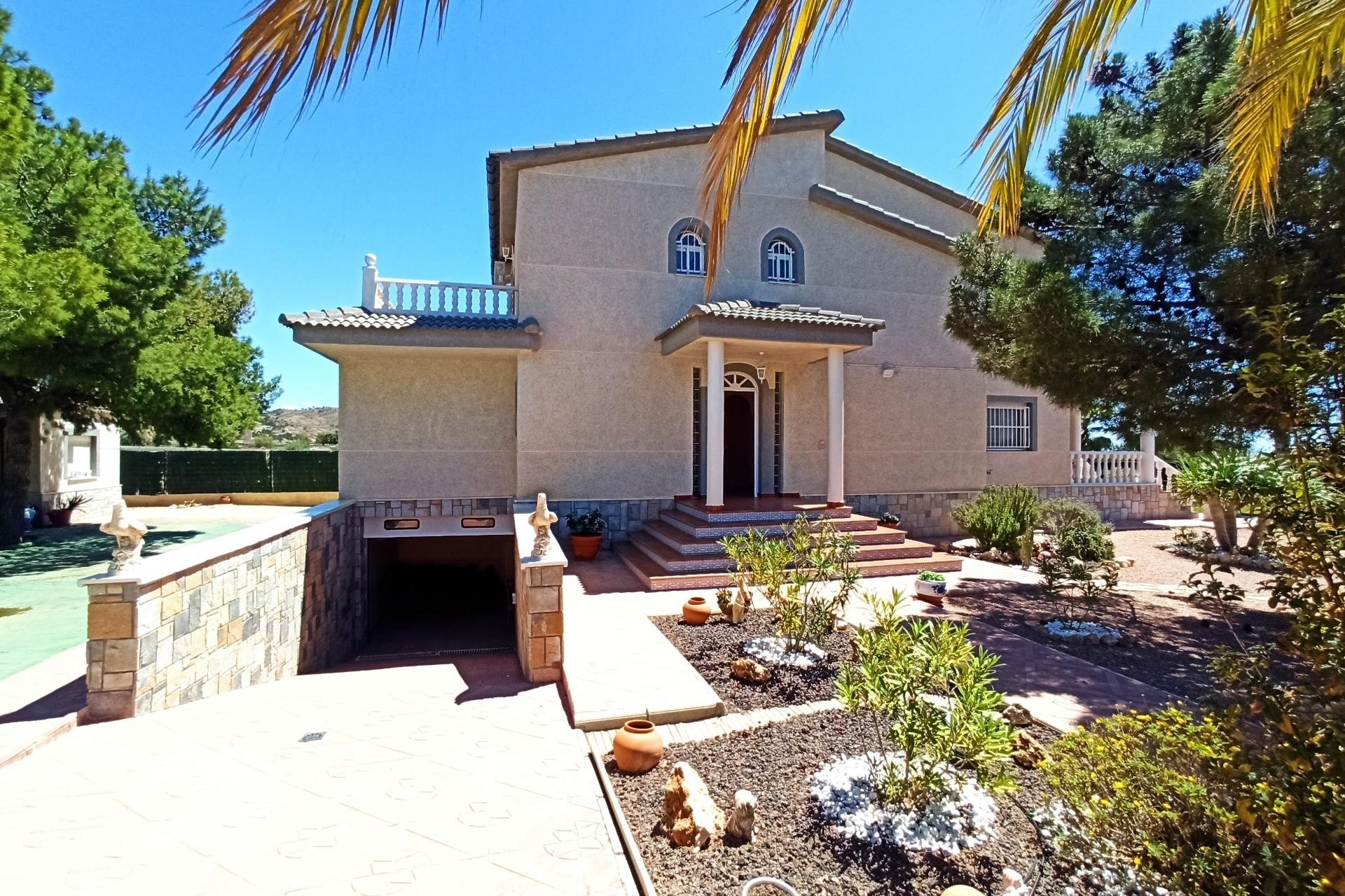 Herverkoop - Finca Landelijk pand -
Alicante