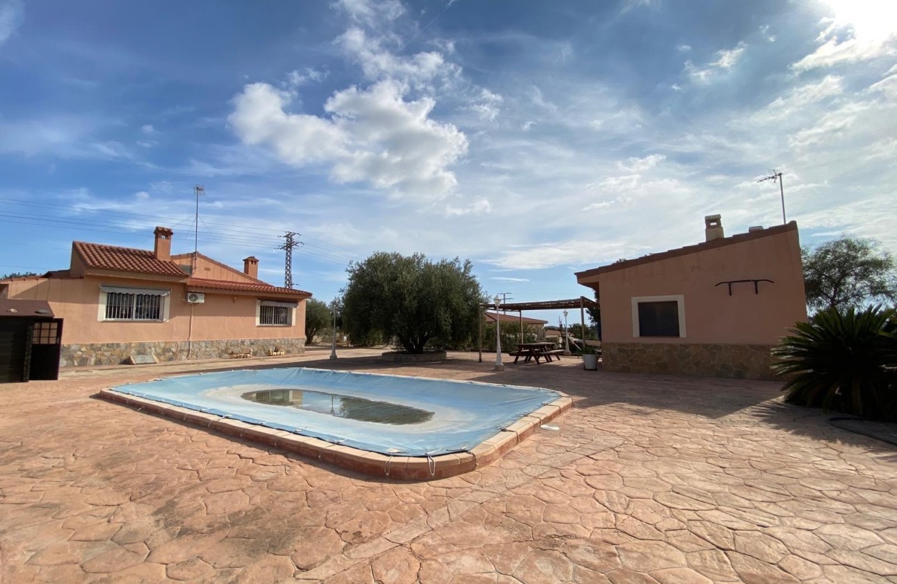 Herverkoop - Finca Landelijk pand -
Alicante