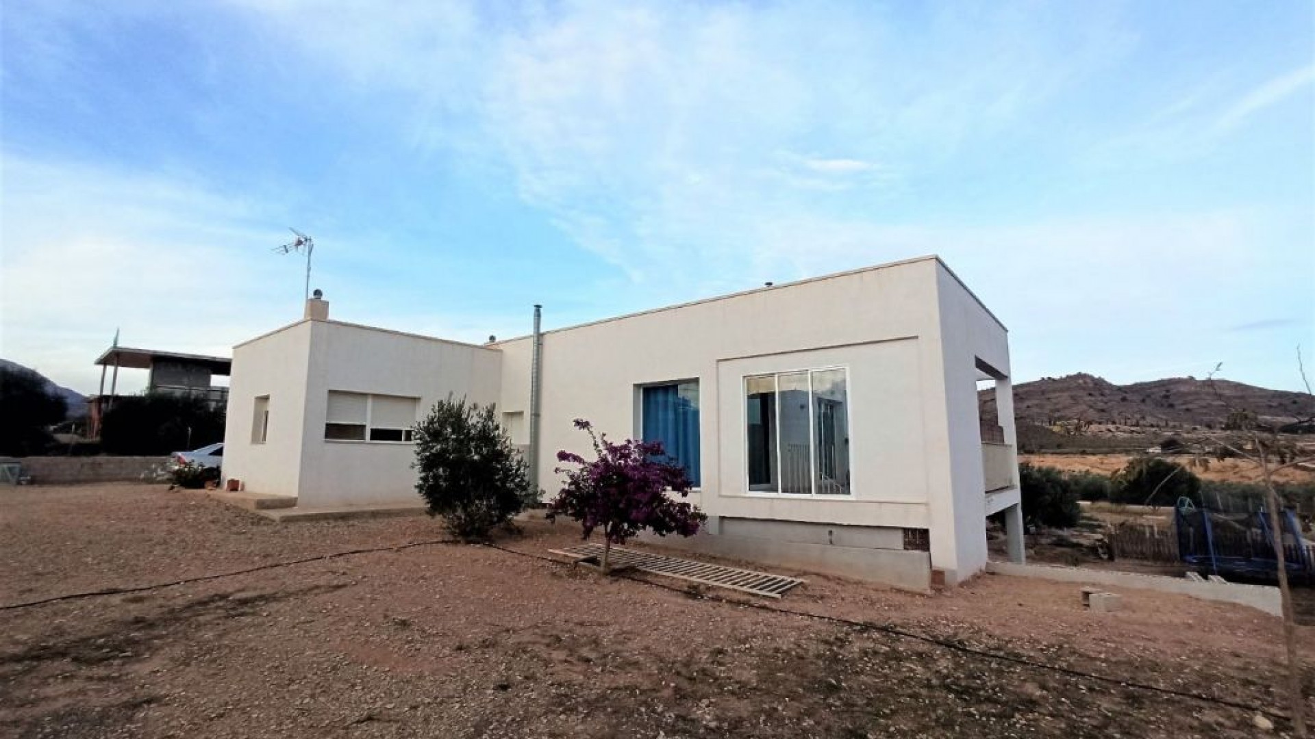 Herverkoop - Finca Landelijk pand -
Alicante