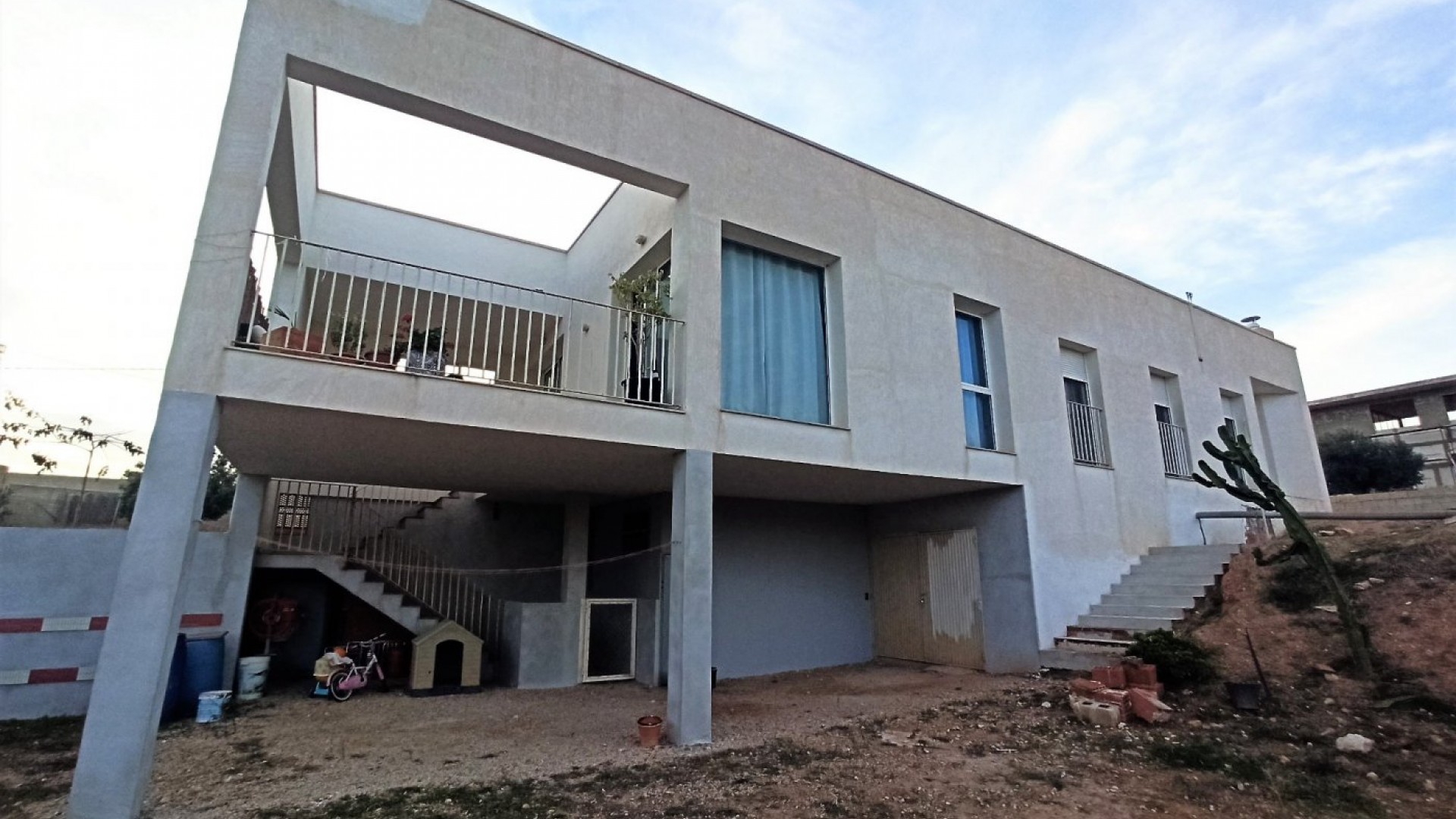 Herverkoop - Finca Landelijk pand -
Alicante