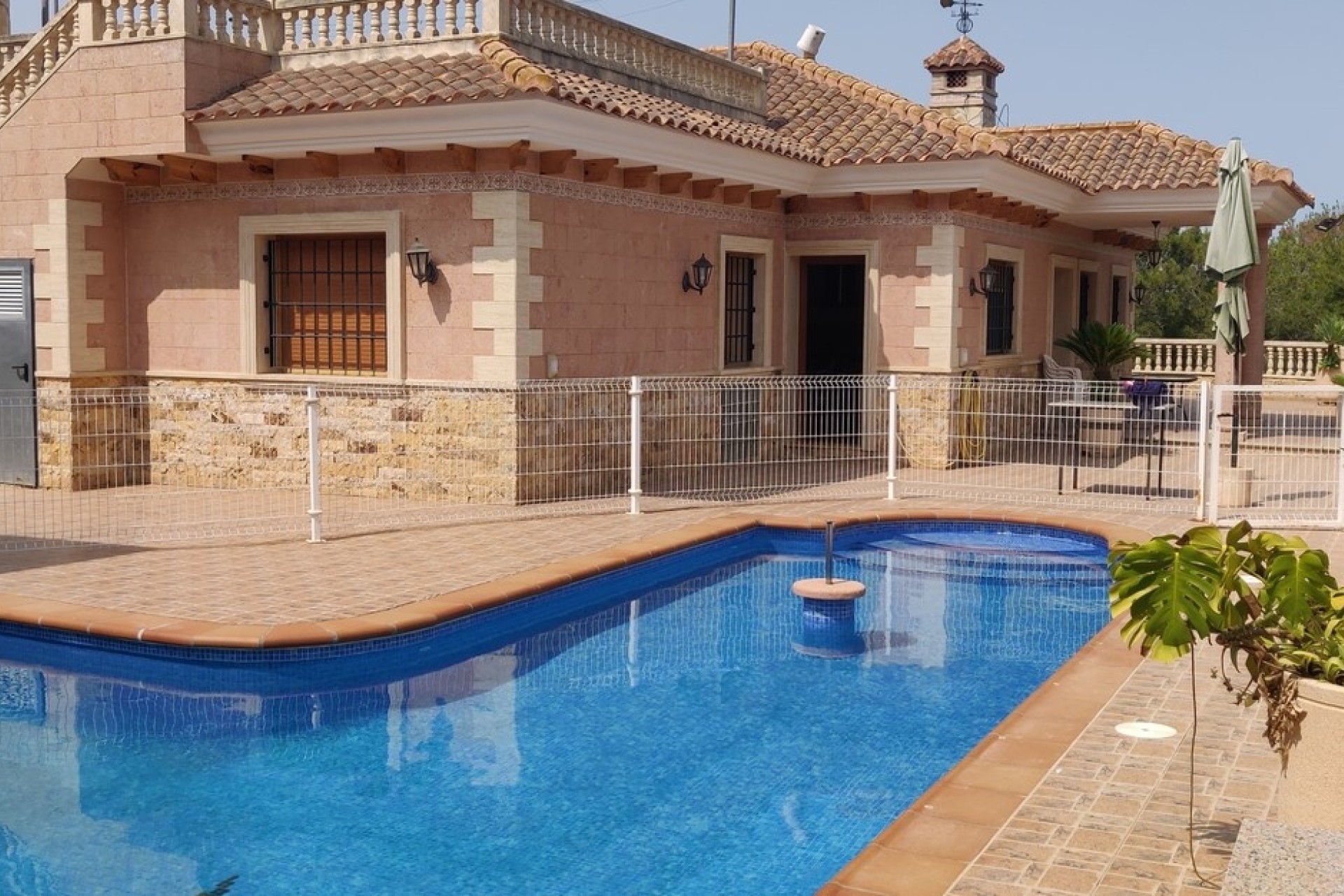 Herverkoop - Finca Landelijk pand -
CAÃADA DE SAN PEDRO