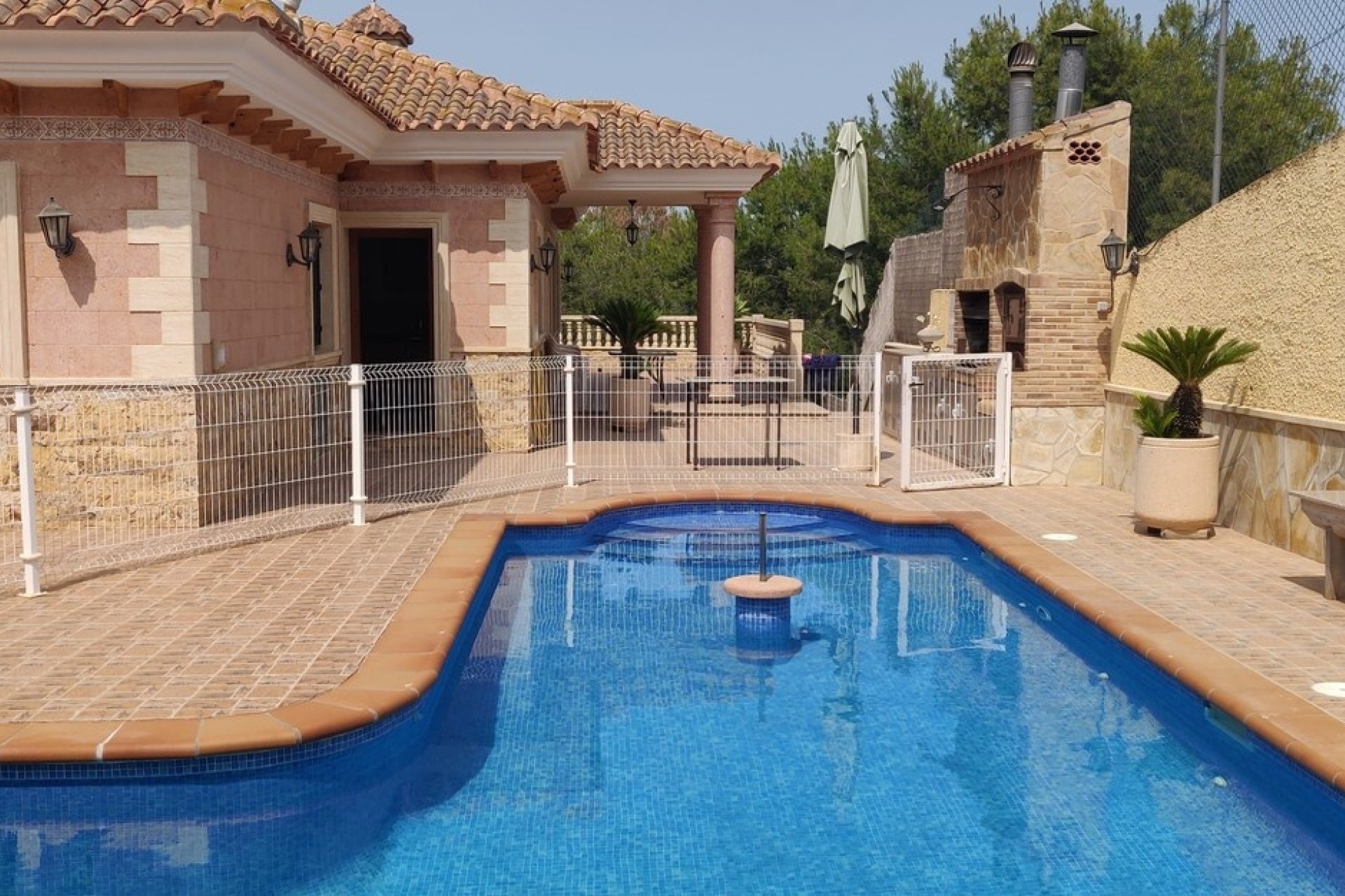 Herverkoop - Finca Landelijk pand -
CAÃADA DE SAN PEDRO