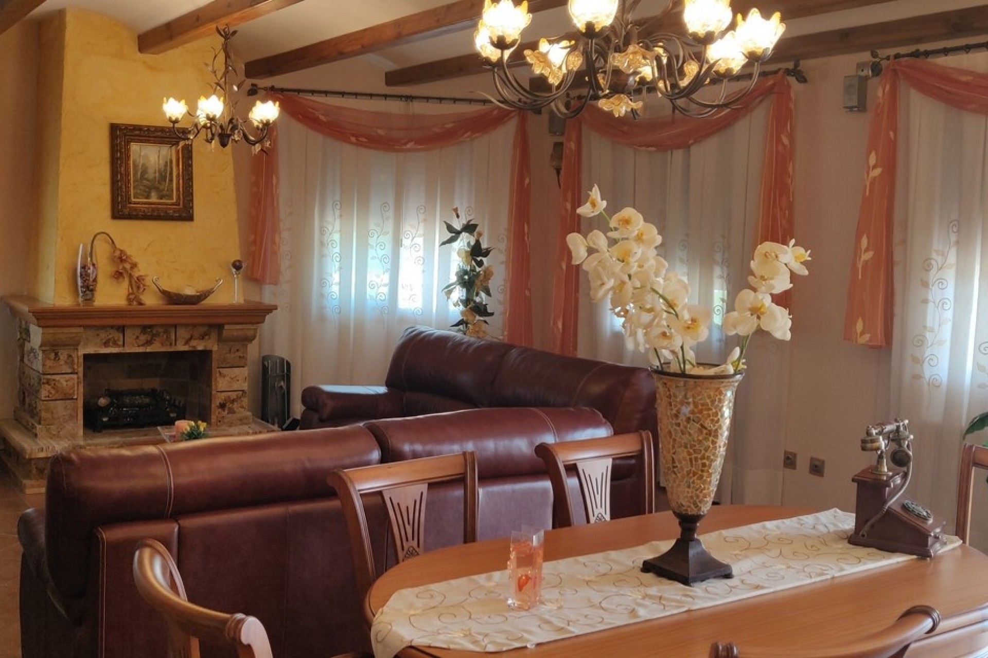 Herverkoop - Finca Landelijk pand -
CAÃADA DE SAN PEDRO