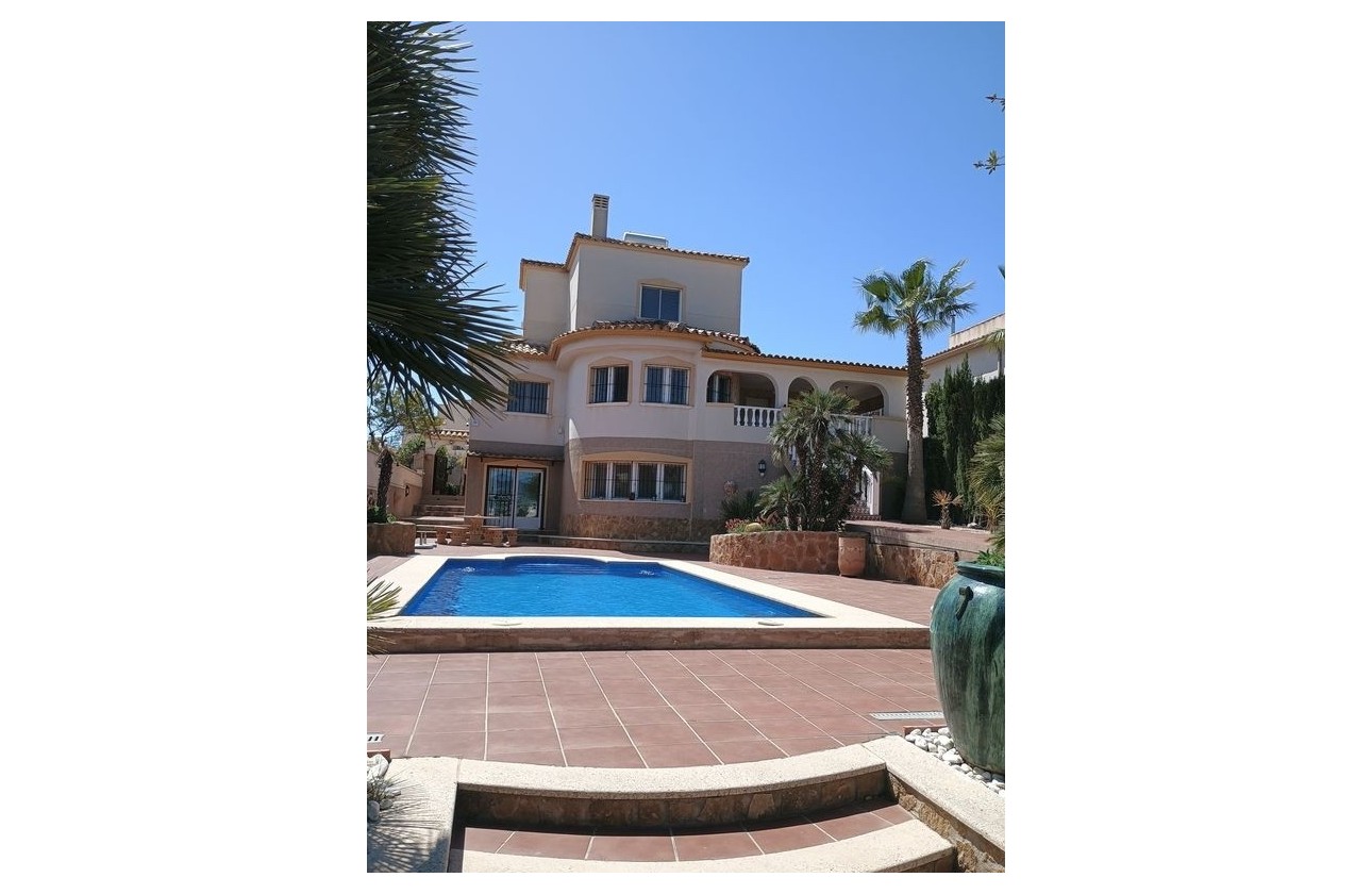 Herverkoop - Finca Landelijk pand -
Castalla