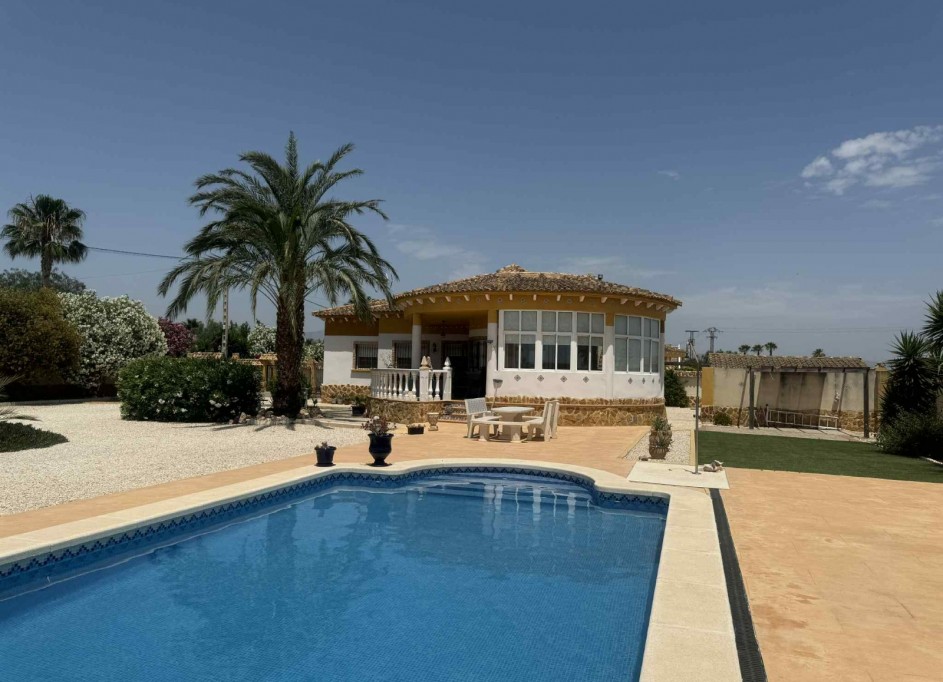 Herverkoop - Finca Landelijk pand -
Catral