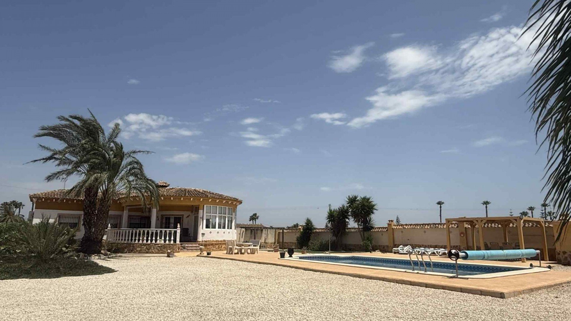 Herverkoop - Finca Landelijk pand -
Catral