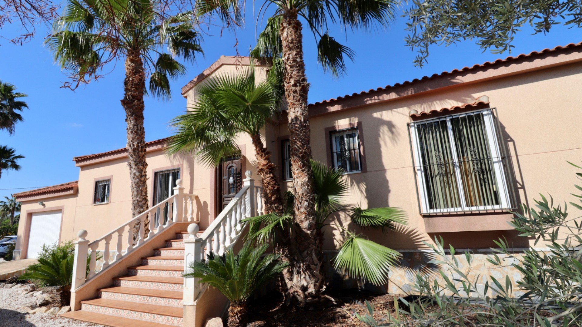 Herverkoop - Finca Landelijk pand -
Catral