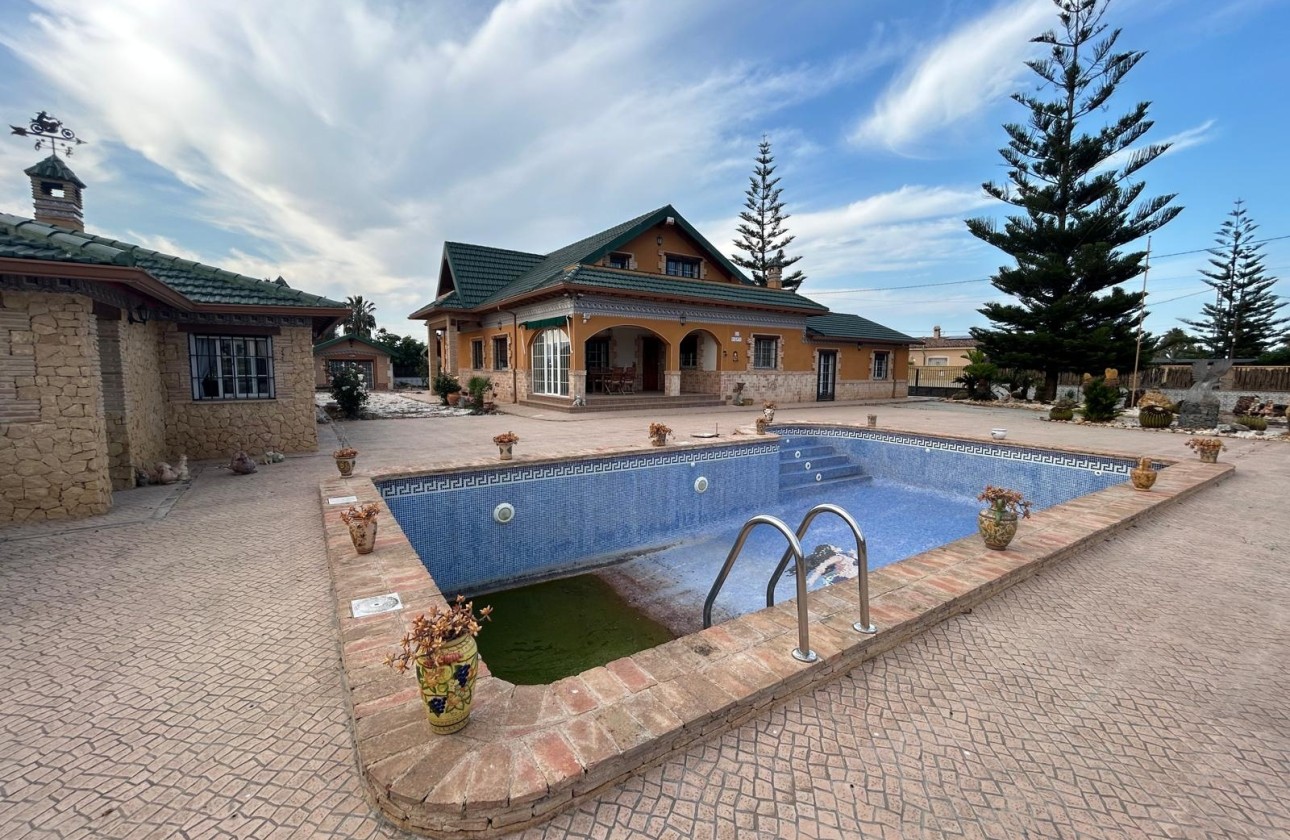 Herverkoop - Finca Landelijk pand -
Catral