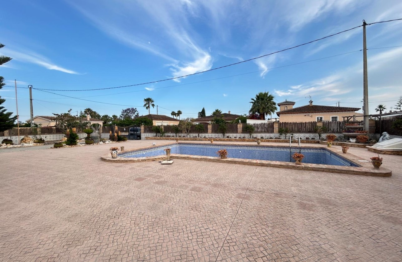 Herverkoop - Finca Landelijk pand -
Catral