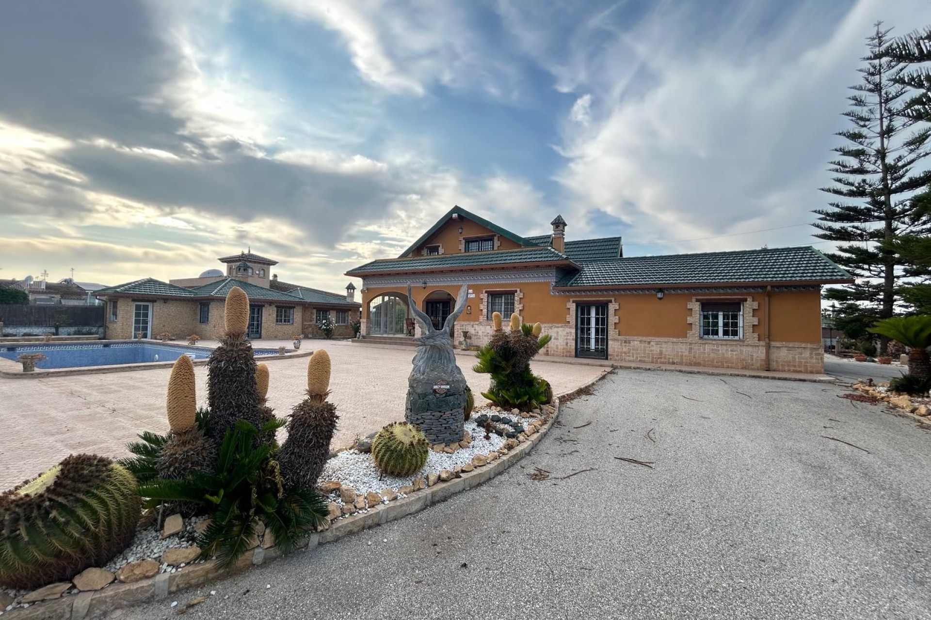 Herverkoop - Finca Landelijk pand -
Catral