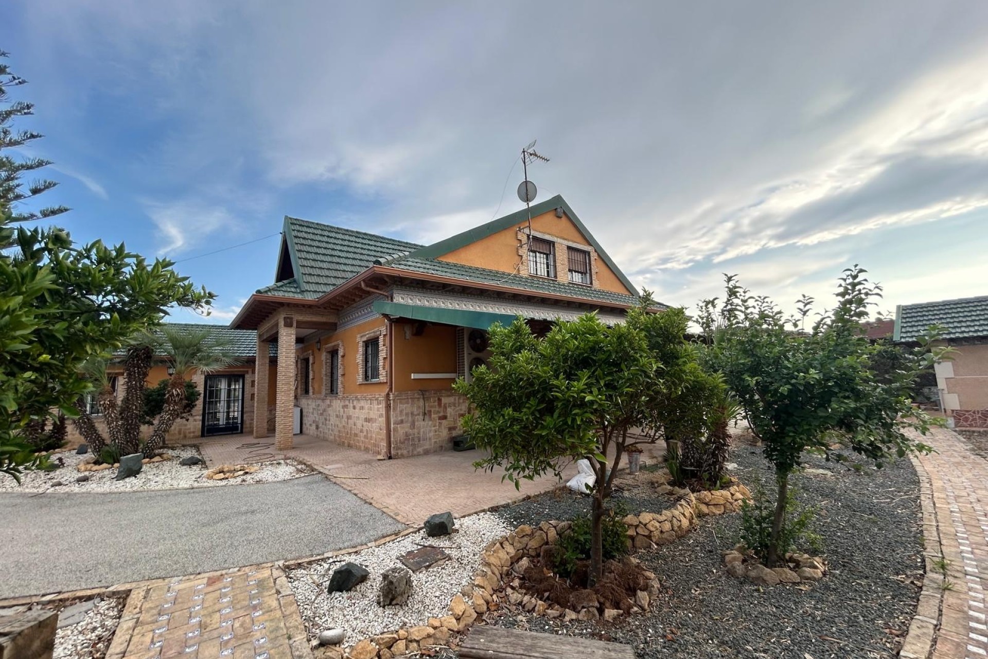 Herverkoop - Finca Landelijk pand -
Catral