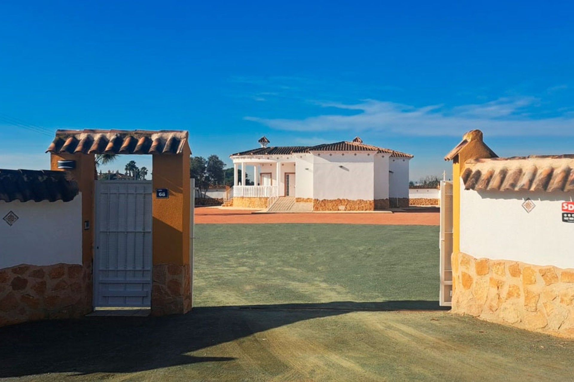 Herverkoop - Finca Landelijk pand -
Catral