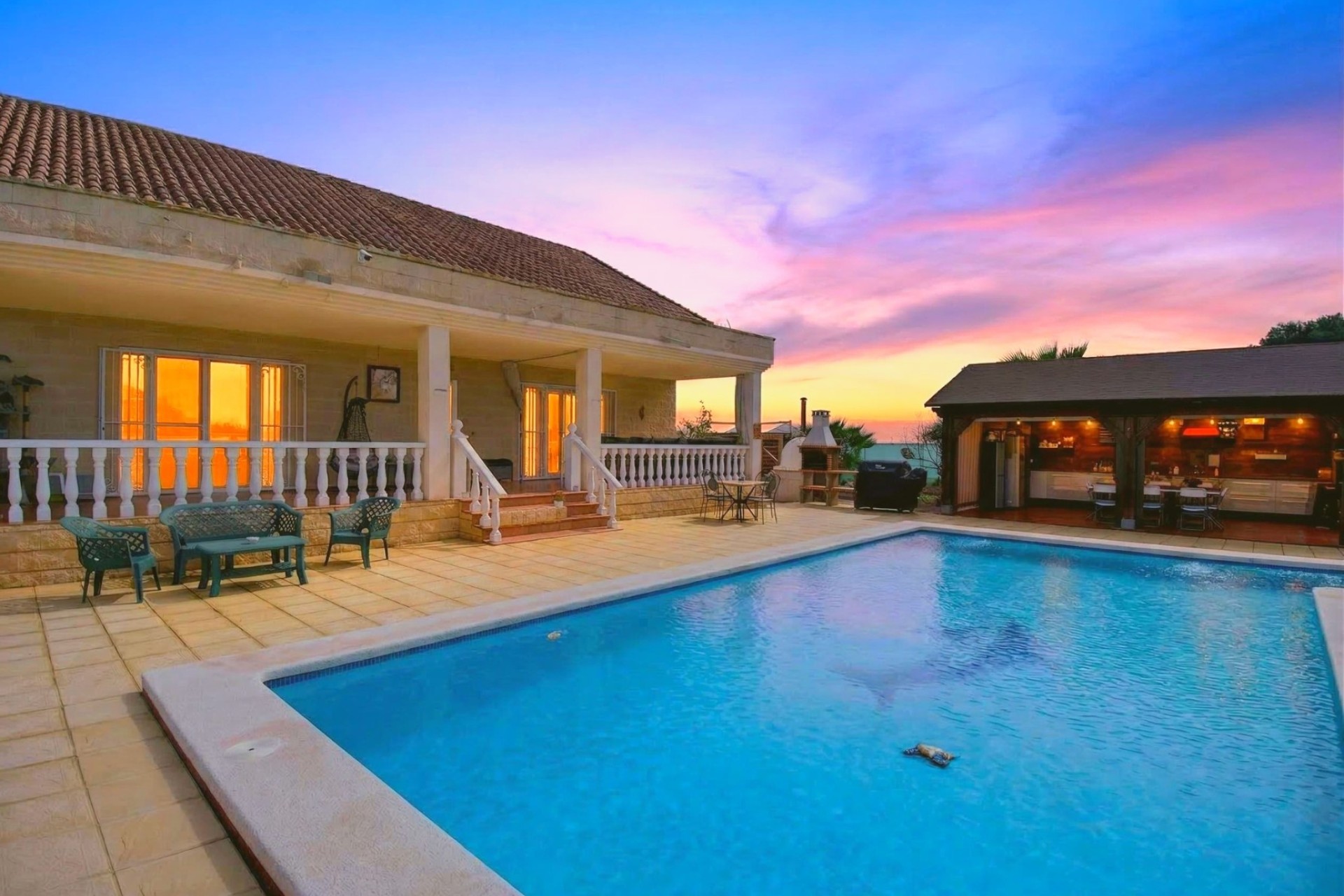 Herverkoop - Finca Landelijk pand -
Crevillente