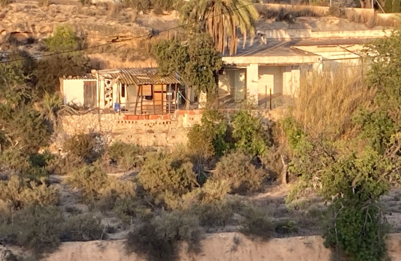 Herverkoop - Finca Landelijk pand -
Crevillente