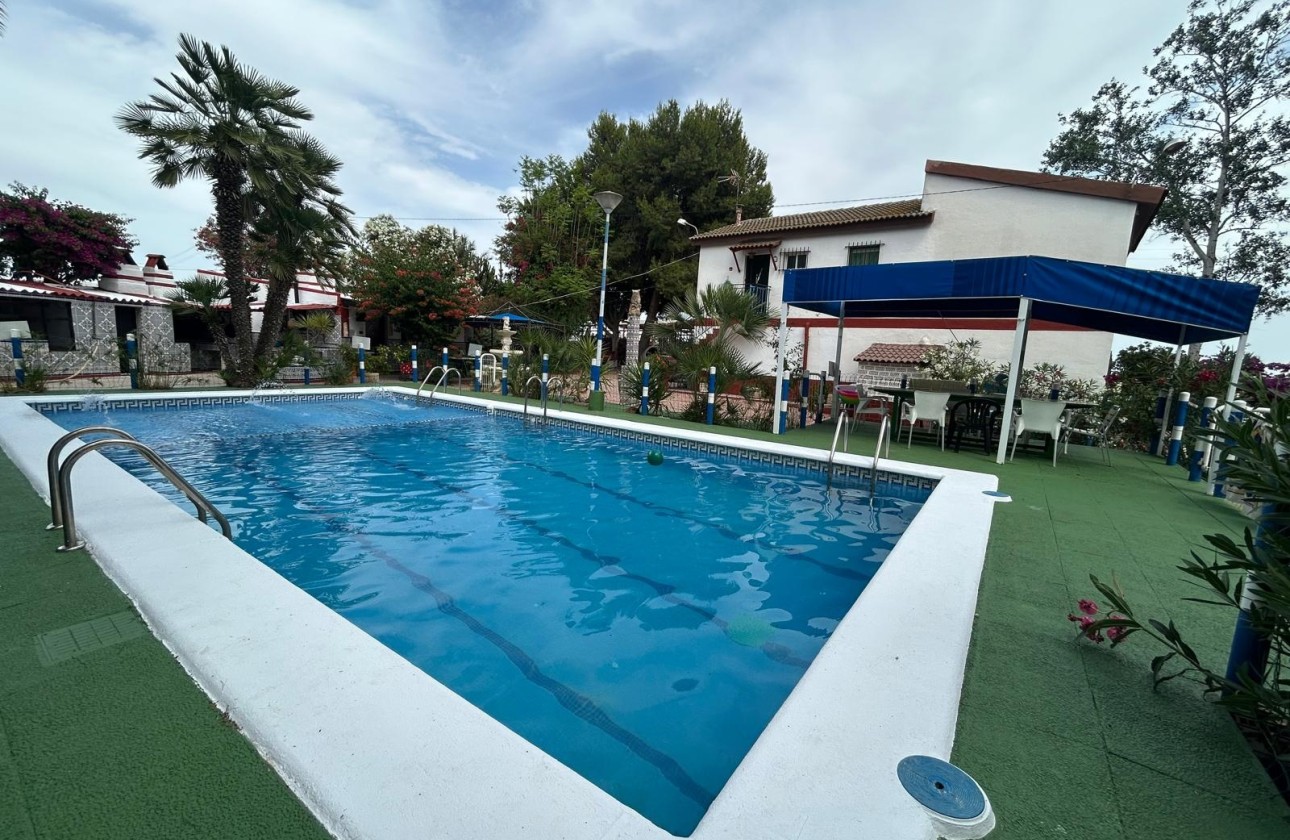 Herverkoop - Finca Landelijk pand -
Crevillente