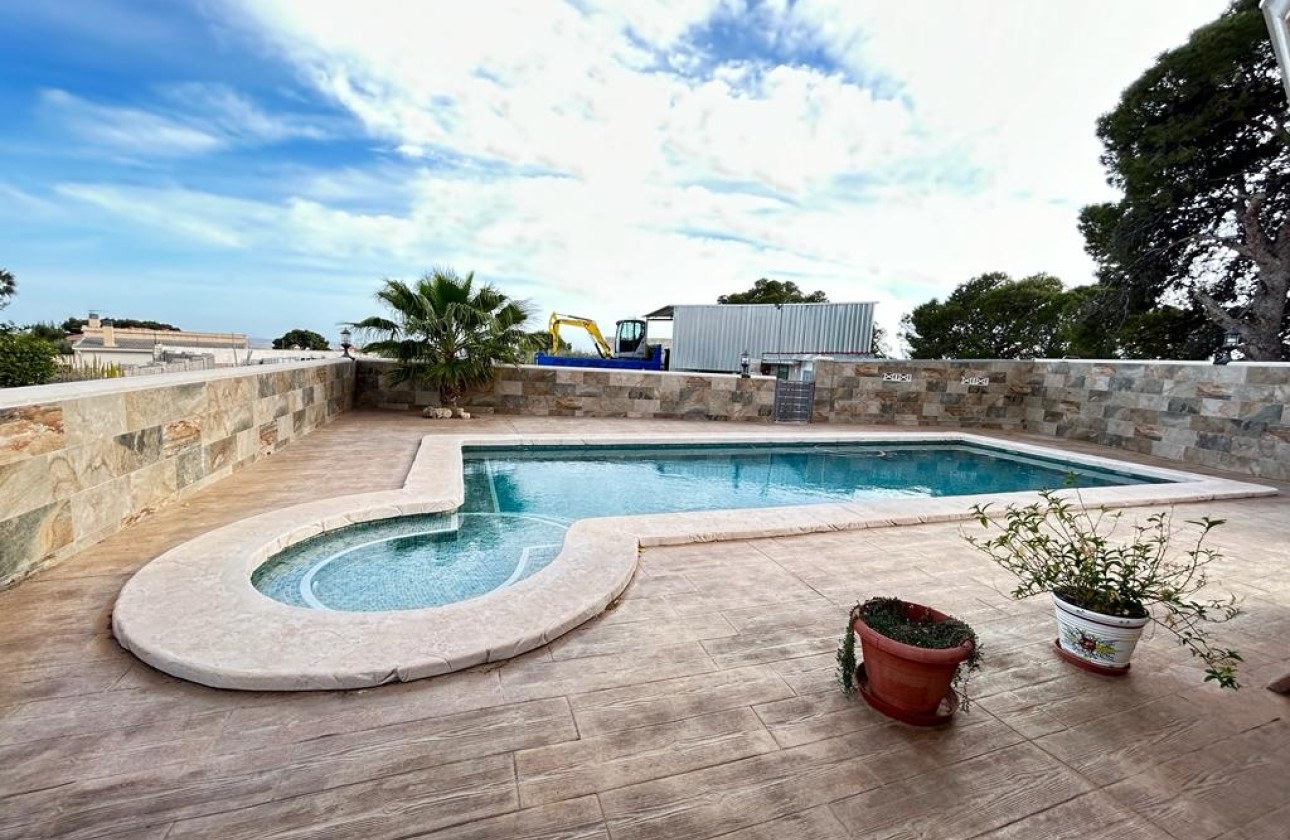 Herverkoop - Finca Landelijk pand -
Crevillente