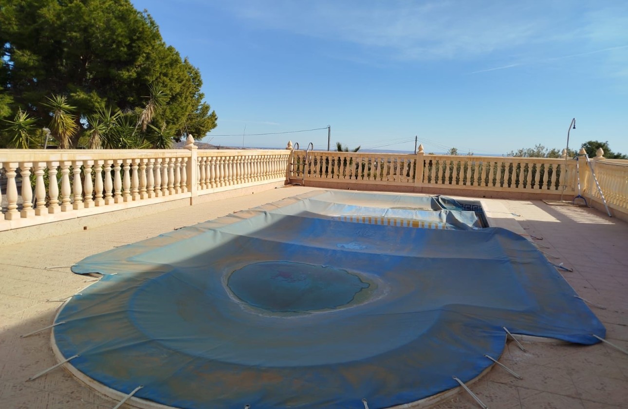 Herverkoop - Finca Landelijk pand -
Crevillente