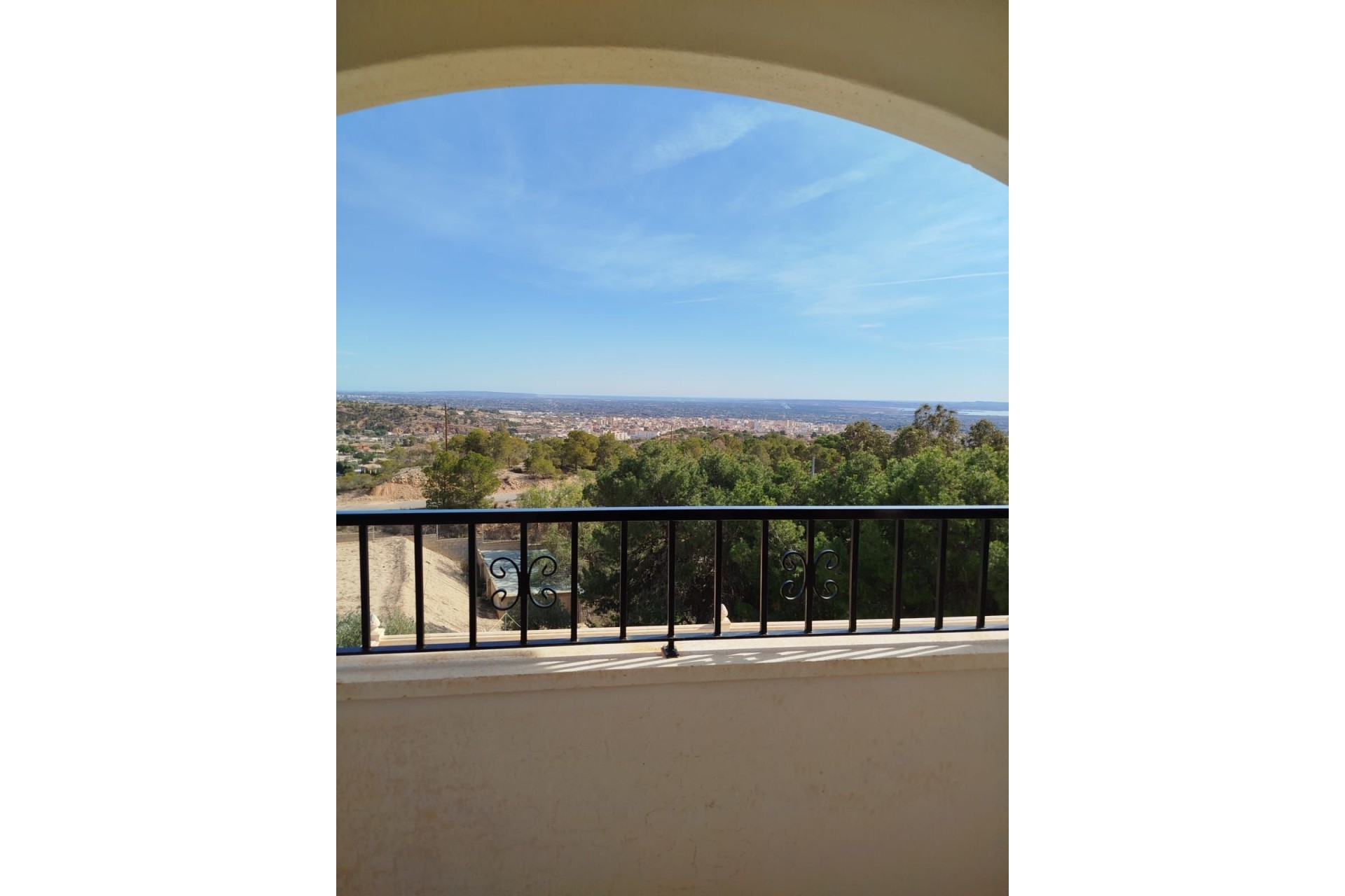 Herverkoop - Finca Landelijk pand -
Crevillente